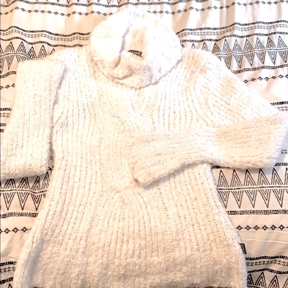 Xoxo Jeans white cable knit cowl neck sweater - Picture 4 of 7